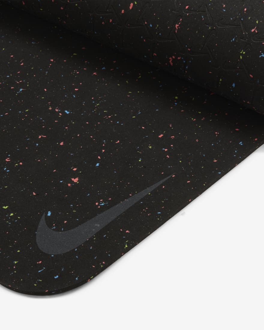Mata do jogi Nike Flow 4mm - czarny
